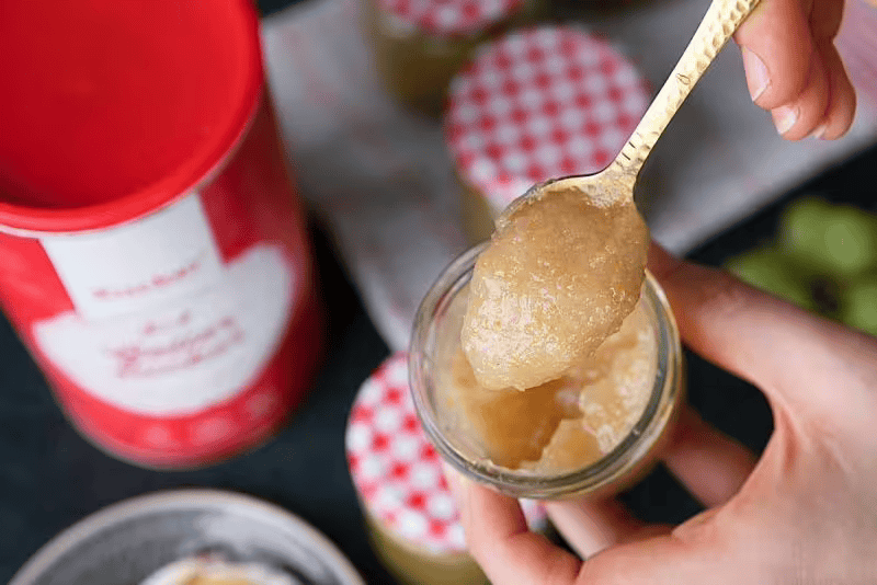 Pear-grape jam with gelling sugar 3:1