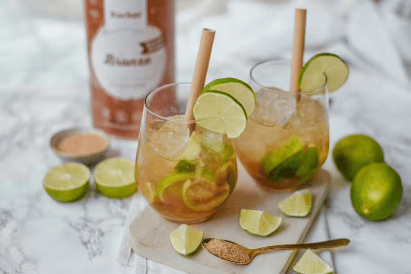 Caipirinha cocktail without added sugar