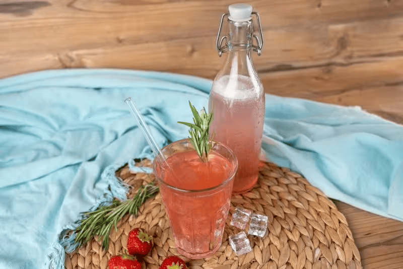 Strawberry lemonade – only 3 ingredients