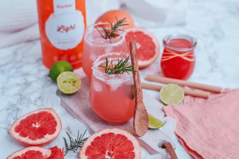 Grapefruit-rosemary lemonade without added sugar